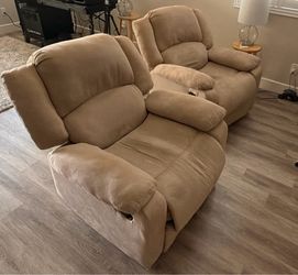 2 Recliners