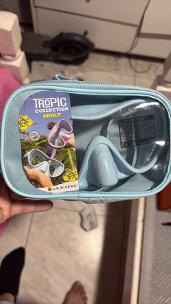 Brand new swimming goggles