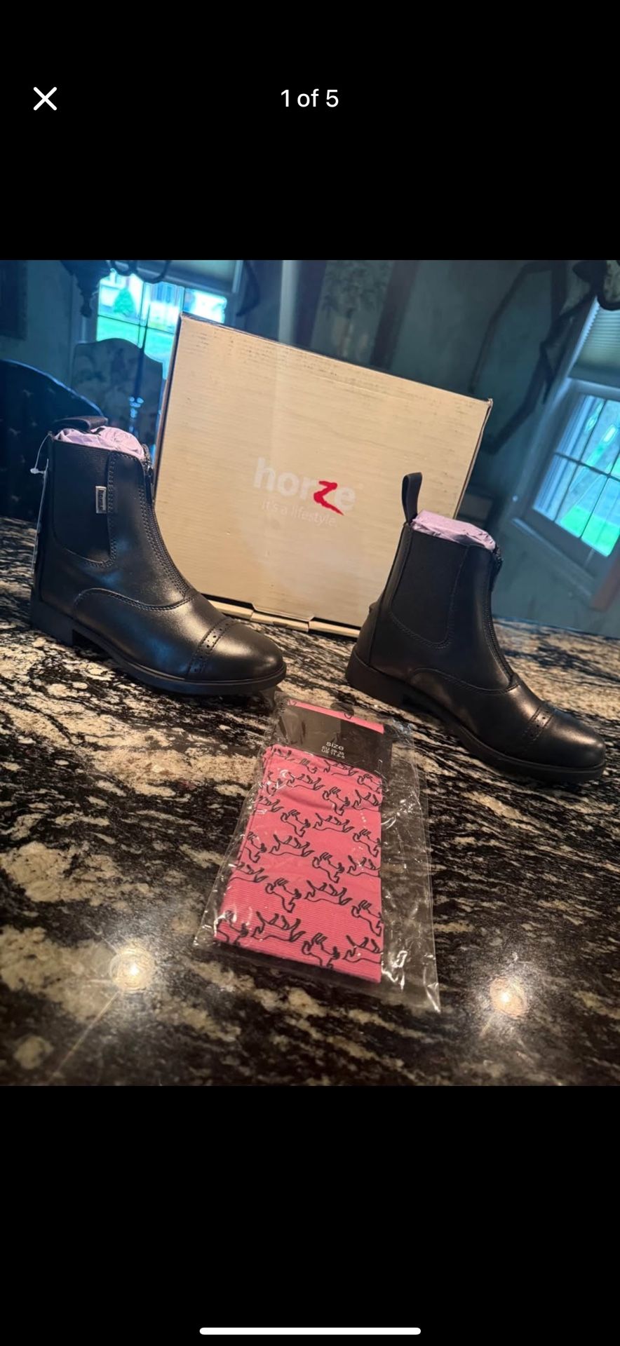 Size 6 horze boots And Socks