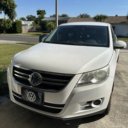 2011 VW Tiguan 2.0T 4Motion