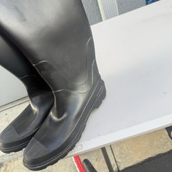 Black rain boots size 13