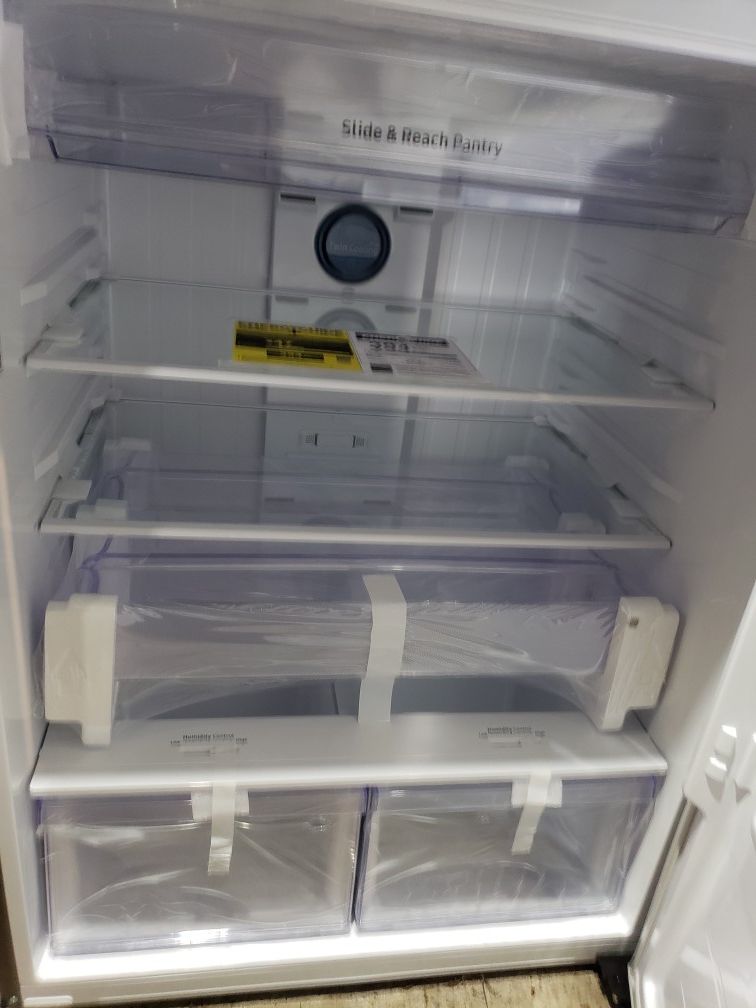  new/never Used Samsung Refrigerator@