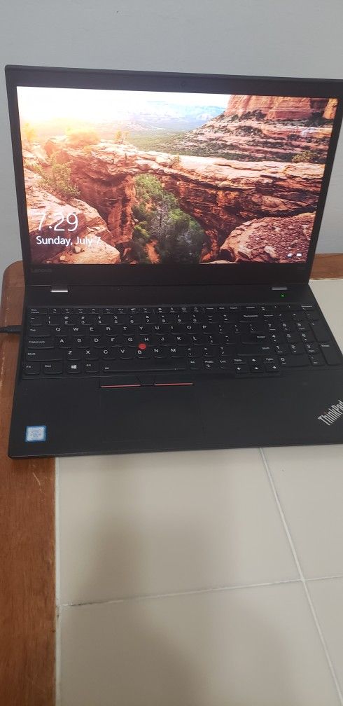Lenovo ThinkPad T570 Intel i5 2.40 Ghz 512 SSD 8Gig Ram Webcam Backlite Keyboard Touchscreen