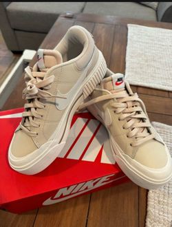 Woman’s Nike shoes