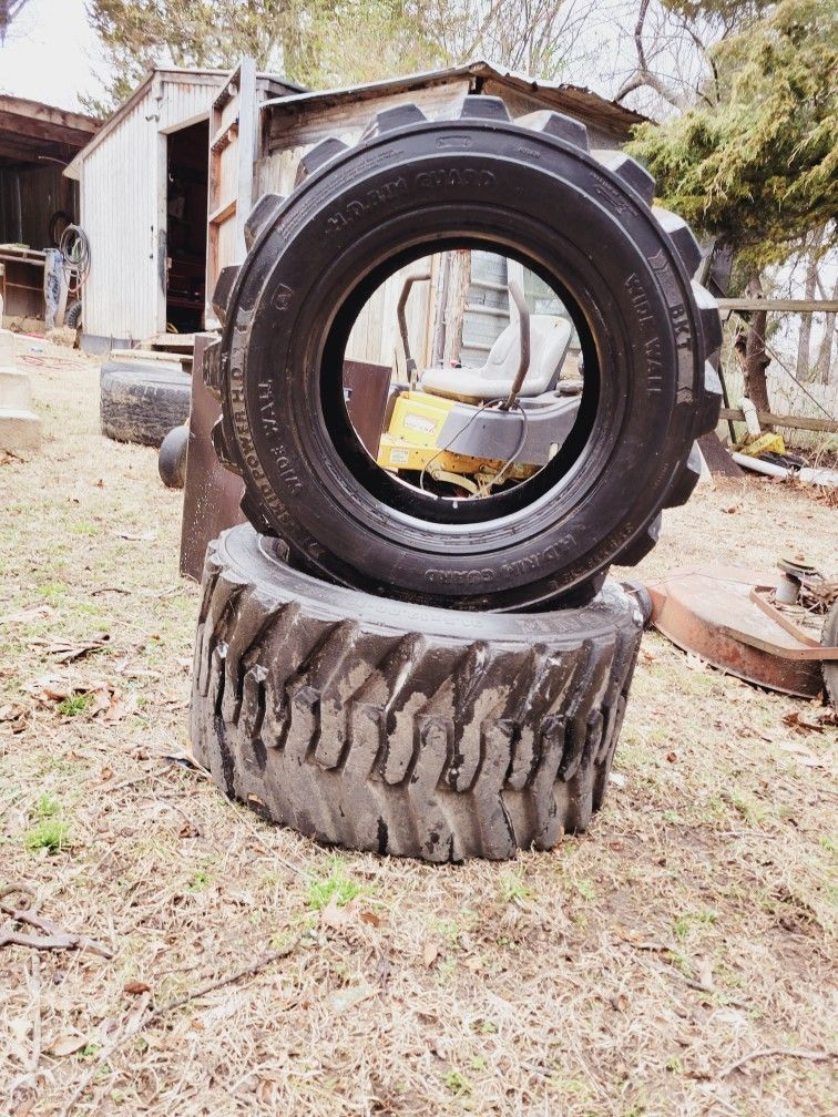 Like New Skid Steer Tires