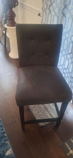 Set of chairs