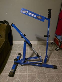 Baseball pitching machine