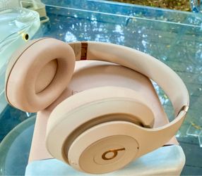 Beats By Dre Beats Studio Pro x Kim Collection Moon