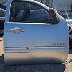 Fron Door Chevy Tahoe Suburban Yukon XL  2010 2012