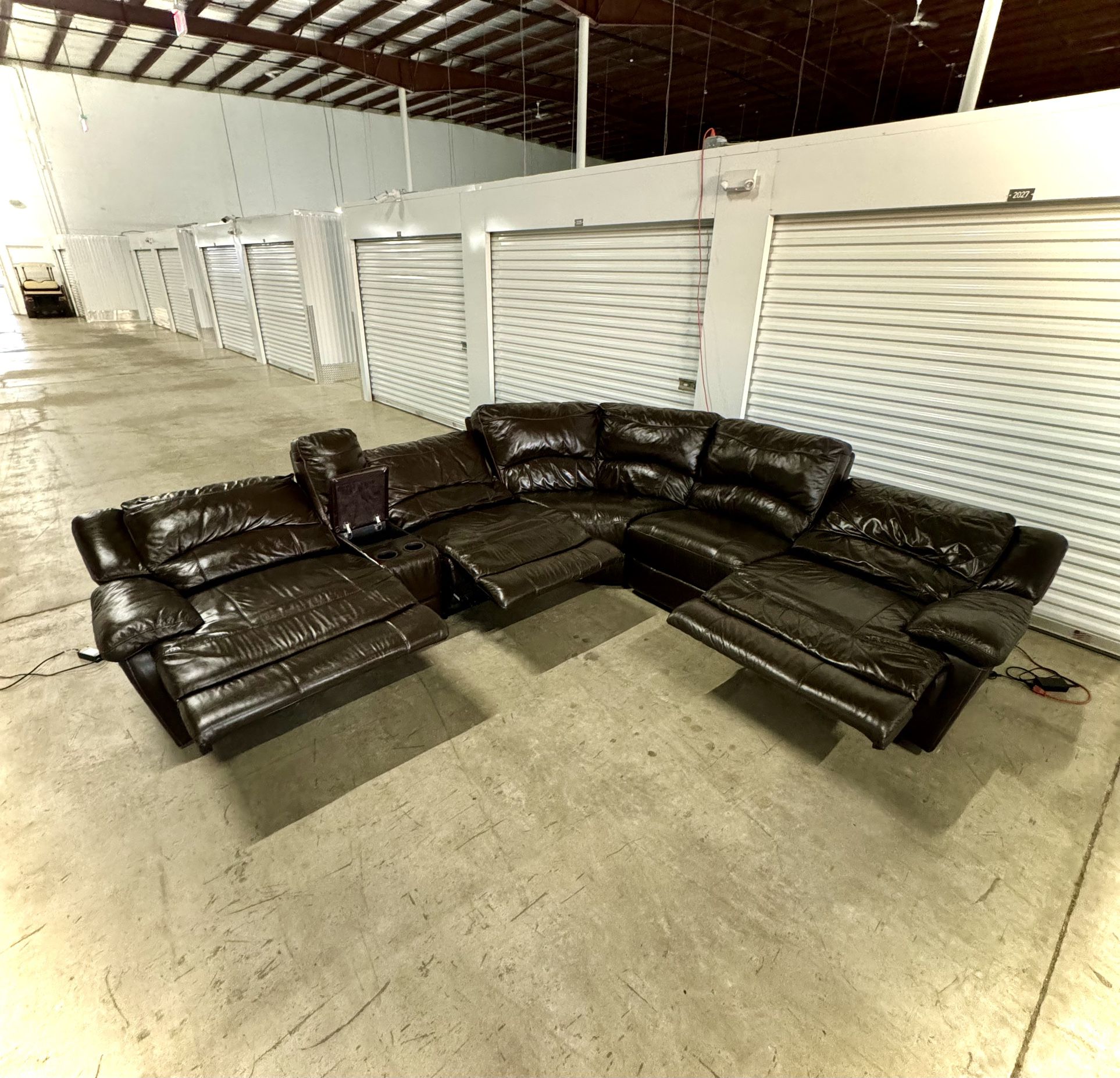 FREE DELIVERY•Huge Leather Sectional