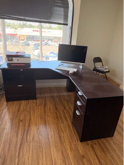 Heavy duty desk barely used