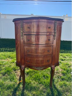 Vintage Style Wood Accent Chest