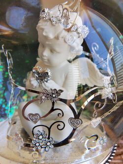 Danbury Falls Globe Co angel musical globe.