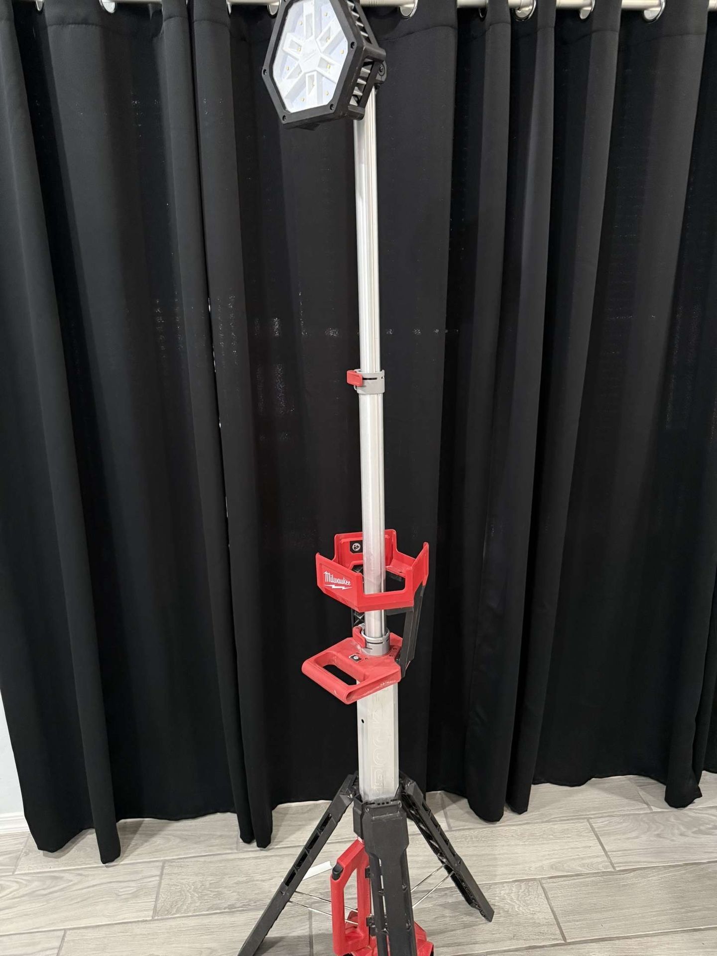 Milwaukee Job Site Lamp 18v