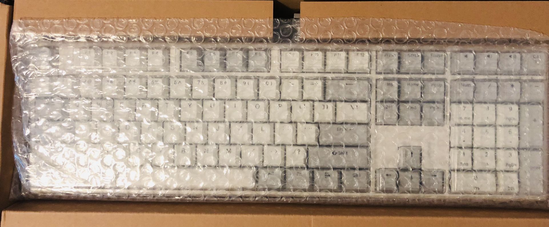 Brand NEW NIZ x108 45g white Electro-Capacitive Keyboard with PBT Keycap. No BT.