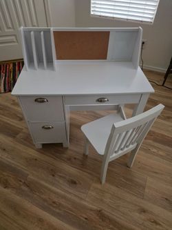 Kid kraft desk with chair