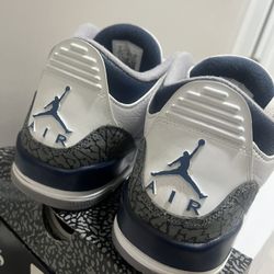 Air Jordan 3 Retro  Size 9