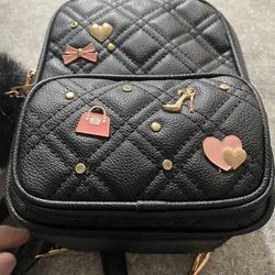 NWT Under One Sky Handbag/crossbody Black Bag With Charm, New with tags !