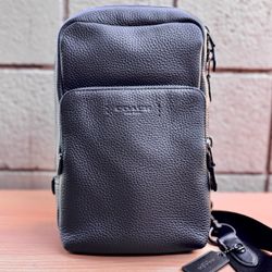 Coach Gotham Pack ~ Crossbody Bag ~ Black Pebble Leather ~ Shoulder Bag