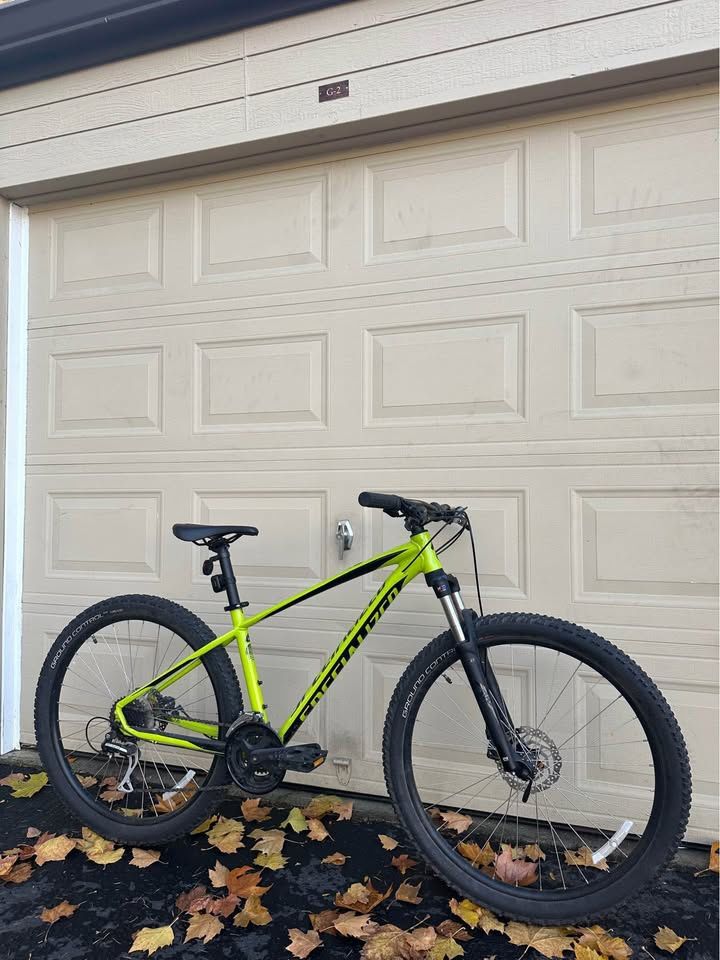 Specialized Pitch Sport Mountain Bike – Medium Frame - 27.5 wheels Bicycle Trail