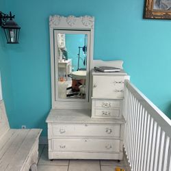 Antique shabby chic Dressor With Mirror And Drawers 