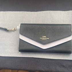COACH Bifold Leather Wallet New. 