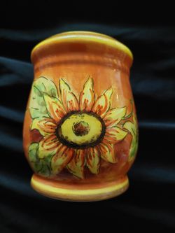 Beautiful Salt and Pepper Shakers Set.