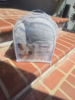 Boppy Nursing support Anywhere