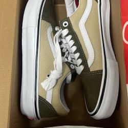 Brand New Size 7.5 Men 