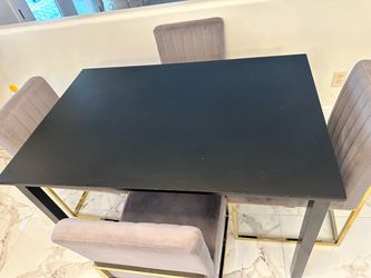 Dinette for 4 with chairs