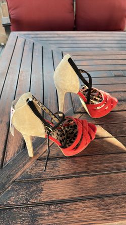 Jessica Simpson platform heels