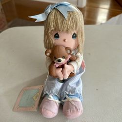 Precious Moments Collectables 