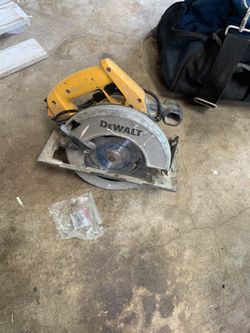Dewalt saw
