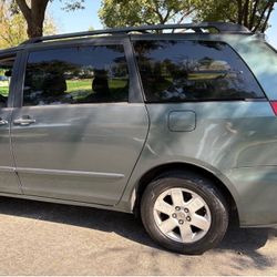 2004 Toyota Sienna