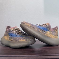 Little Kid Yeezys And Nikes 