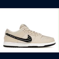 Albino and Preto Nike SB Dunk Low