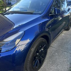 2024 Tesla Model Y · Long Range Sport Utility 4D AWD