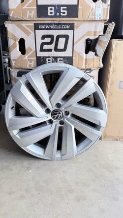 20”x8.5, 5x112 VW Wheels. (No tires)
