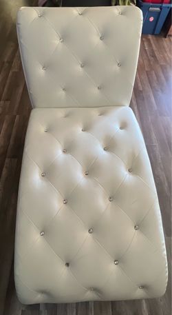 White Tufted Chaise Lounge Chair