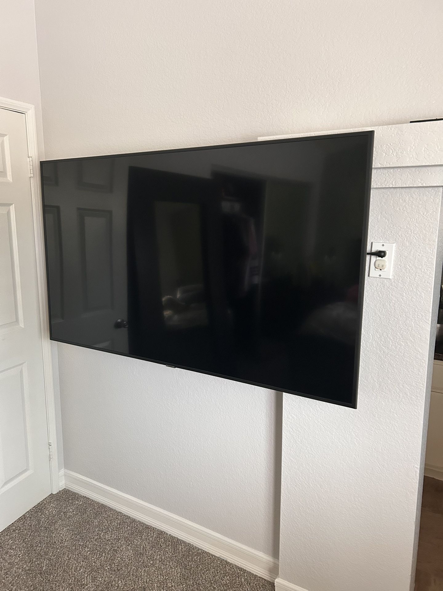 Samsung Smart Tv With Wall Mount