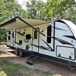 Clean and Spacious Camper