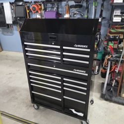 Husky 42 I Tool Box