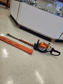 Stihl HS82R 22.7cc Double Sided 24" Blade Gas Hedge Trimmer with Blade Cover C8604