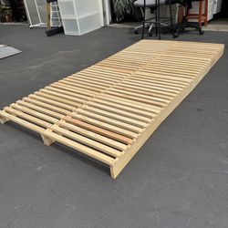 EMOOR Pallet Bed Slats 8 Pieces (Twin) Pine Wood Natural Low Position Bed Frame Like New