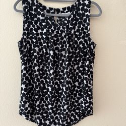 Calvin Klein Blouse Women's Size XL  Sleeveless Pleated Round Neckline. 