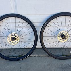 cannondale takeoff wheels with tires rotor and cassette