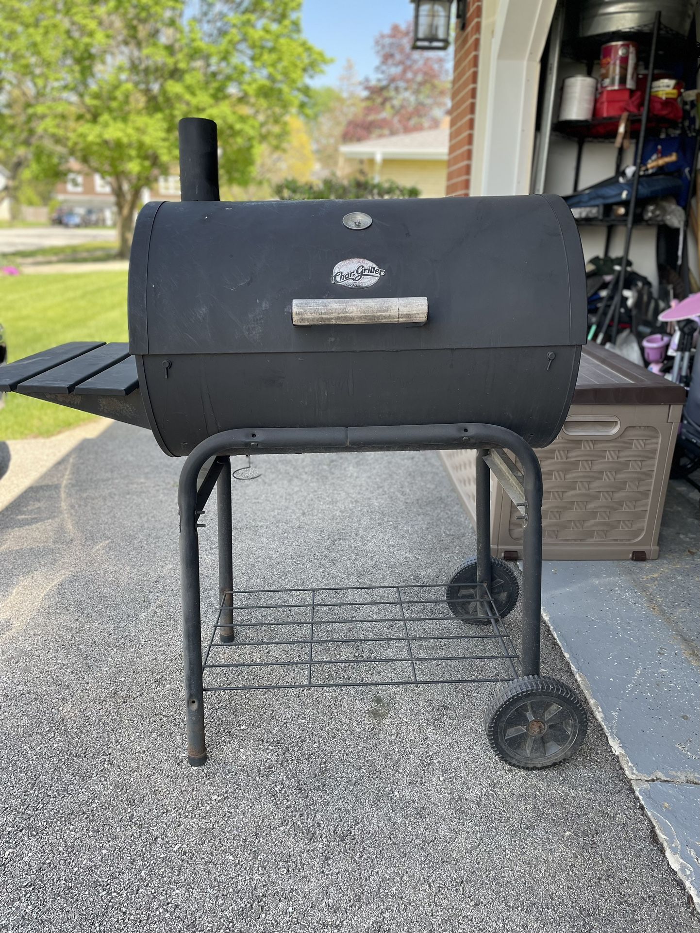 CharGriller Charcoal Barrel Grill for Sale in Rolling Meadows, IL