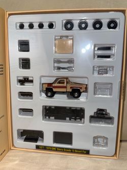 GMC Sierra Grande 15 Desert Fox( toys)