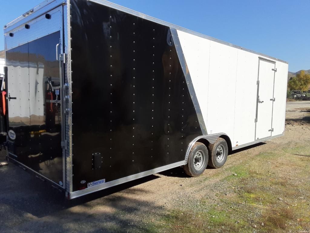 Enclosed trailer new 2020