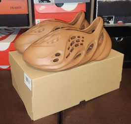 Adidas Yeezy Foar Runner 'Clay Red' Sz $10 